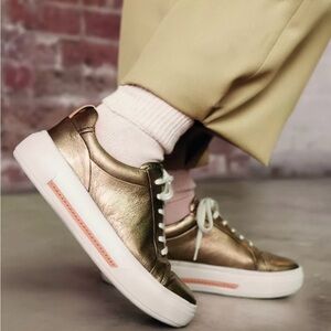 Clarks Women's Bronze Metallic Sneakers
